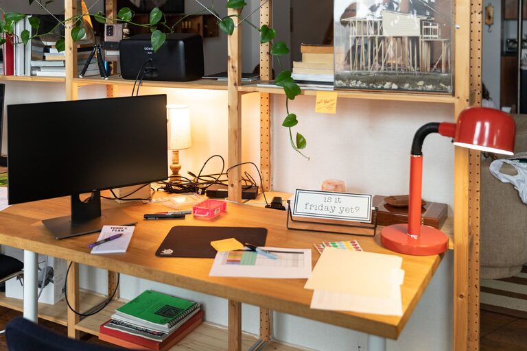 How to Create a Cozy and Inviting Home Office Space